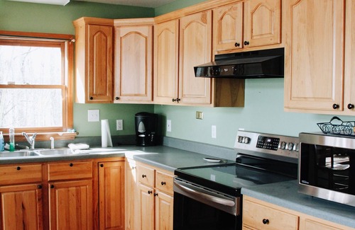 Reed Creek Casa | Lake Hartwell house, steps away from your boatdock