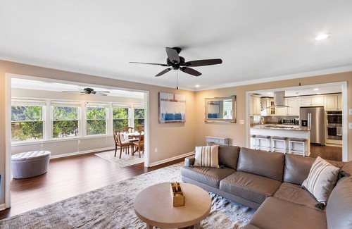Northlake Casa | Lake Hartwell w/ Dock, Pool, Clemson, Fishing Tournaments, Sleep 12, Anderson SC