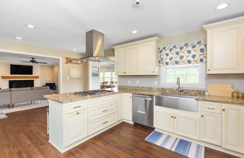 Northlake Casa | Lake Hartwell w/ Dock, Pool, Clemson, Fishing Tournaments, Sleep 12, Anderson SC