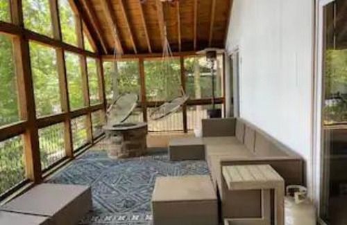 Bracey Casa | Lake Haven, Breathtaking views, pet-friendly, Stunning outdoor spaces