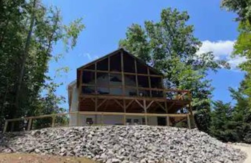 Bracey Casa | Lake Haven, Breathtaking views, pet-friendly, Stunning outdoor spaces