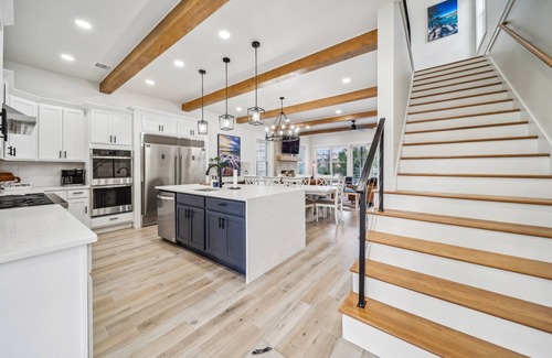 Langley Casa | Lake Haven w/ hot tub, pool, boat slip included!