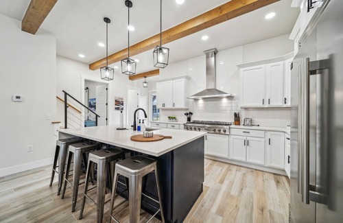 Langley Casa | Lake Haven w/ hot tub, pool, boat slip included!