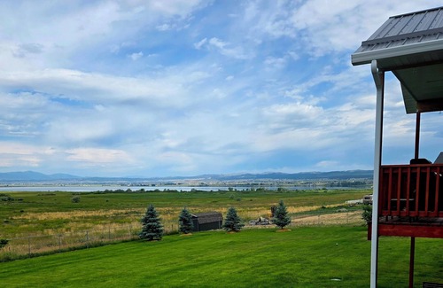 Helena Casa | Lake Helena Lookout: Gourmet Kitchen, Gorgeous Views, Unforgettable Stay