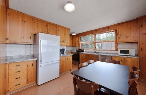 Hickory Casa | Lake Hickory Trio 3BR Blue Unit