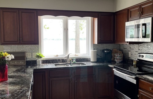 Lake Ripley Casa | Lake Home - 3,500 sq ft - 20 min from Madison!