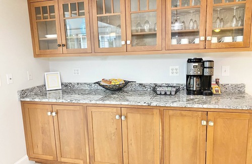Waterboro Casa | LAKE HOME! HOT TUB, GYM, FREEgolf cart, 2 kitchens