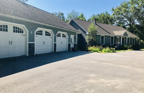 Waterboro Casa | LAKE HOME! HOT TUB, GYM, FREEgolf cart, 2 kitchens