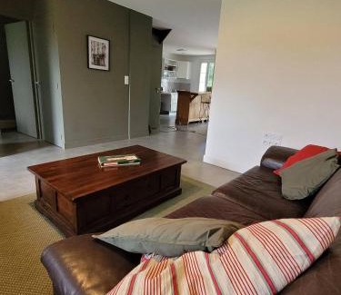 Maurens Casa | Lake House A Tranquil Escape