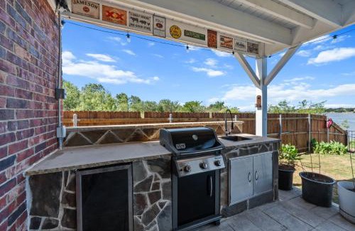 Tarrant County Casa | Lake House - Amazing Views & Pool Lake Arlington