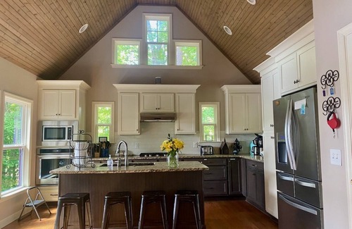 Littleton Casa | LAKE HOUSE Y PONTOON BOAT EN LA HERMOSA POE CREEK COVE EN LAKE GASTON