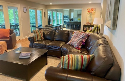 Littleton Casa | LAKE HOUSE Y PONTOON BOAT EN LA HERMOSA POE CREEK COVE EN LAKE GASTON