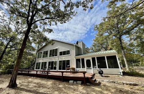 Quinlan Casa | Lake House - Boat Slip - Swim Area - Lake Tawakoni - Fishing - Private