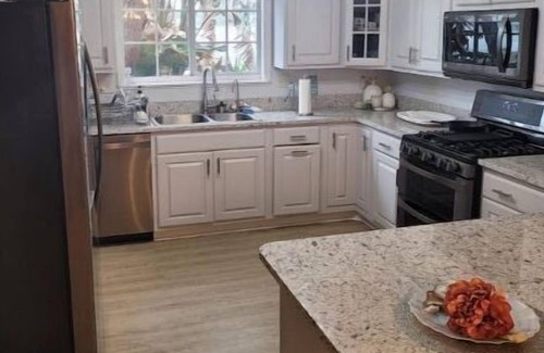 Edgar Casa | Lake House Escape on a private lake