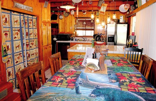 Crestline Casa | Lake House Getaway - 2 bedroom home in peaceful Crestline with WiFi AC and more!