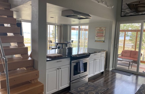 Georgetown Casa | Lake house getaway on Georgetown Lake.