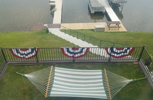 West Bend Casa | Lake House honeymoon