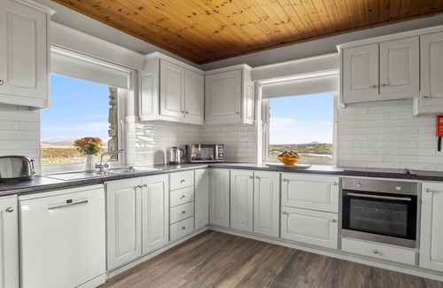 Ballyconneely Chalet De Esquí | Lake House Mannin, holiday maker’s paradise