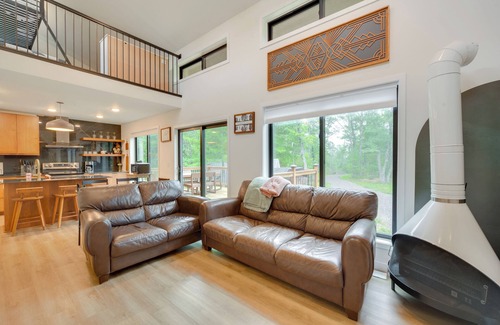 Minong Cabina | Lake House on 3 Acres w/ Private Dock in Minong!