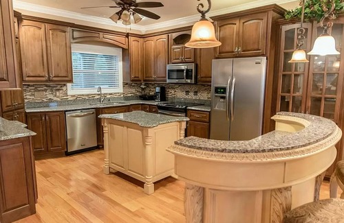 Sevierville Casa | "LAKE HOUSE" On 7 Acres Of Douglas Lake With A Private Boat Ramp & Private Dock!
