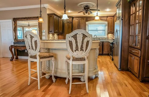Sevierville Casa | "LAKE HOUSE" On 7 Acres Of Douglas Lake With A Private Boat Ramp & Private Dock!