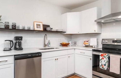 Burlington Casa | Lake House on Hickory Nut Point