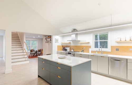 Rindge Casa | Lake House on walking trail near Mount Monadnock