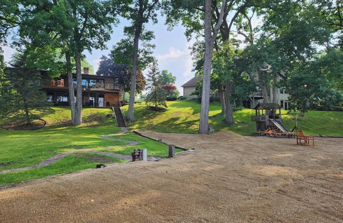 Coldwater Casa | Lake House Rental - NR Pontoon Optional