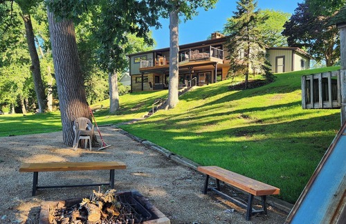 Coldwater Casa | Lake House Rental - NR Pontoon Optional