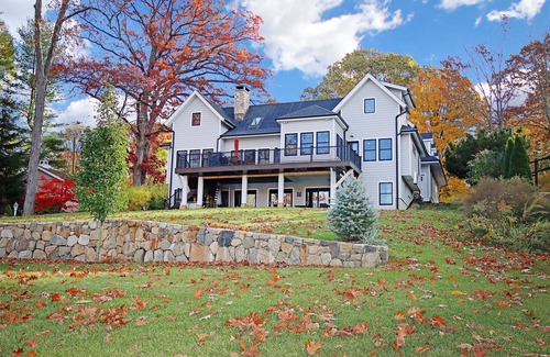 Danbury Casa | Lake House Retreat on beautiful Candlewood Lake