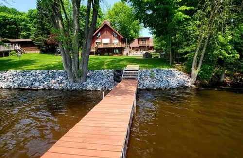 Stratford Casa | Lake House Retreat on Eau Pleine Flowage
