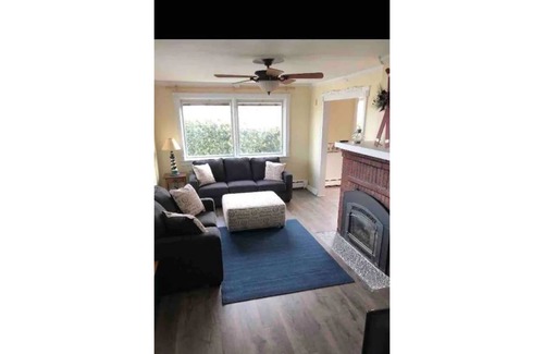 Olcott Casa | Lake House right on the Bluff of Lake Ontario