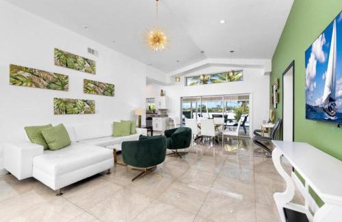 Ojus Casa | Lake House