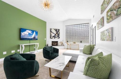 Ojus Casa | Lake House