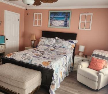 Phil Campbell Casa | Lake House
