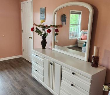 Phil Campbell Casa | Lake House