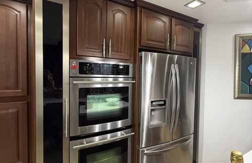 Hialeah Casa | Lake House Villa Beachfront