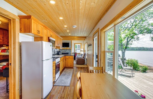 Nisswa Cabina | Lake Hubert Cabin w/ Private Deck + Boat Dock