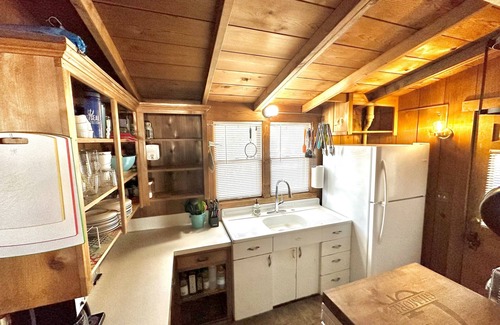 Oscoda Cabaña | Lake Huron beach-front cottage