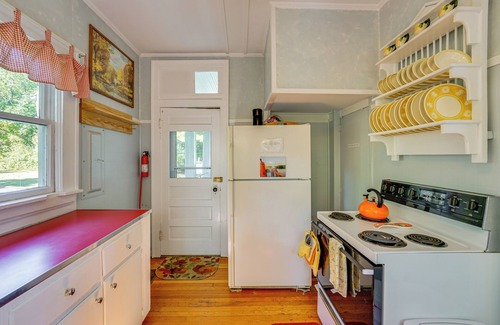 Lexington Casa | Lake Huron Retreat w/ Hot Tub, Screened Porch!