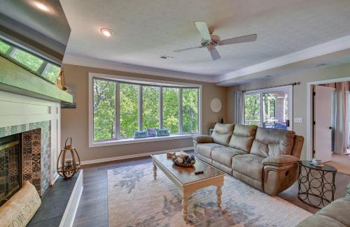 Salem Apartamento | Lake Keowee Condo Resort Pools and Lake Access!