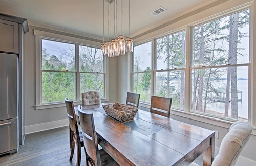 Seneca Casa | Seneca Home w / Porche y muelle privado en el lago Keowee!