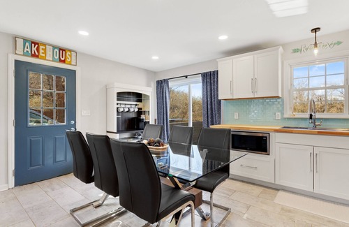 Winchester Casa | Lake Lagoon , 3 bedroom, 2 bath lakehouse , just steps away from the lake!