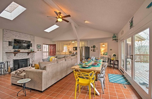 Gainesville Casa | Lake Lanier Home w / Dock, estacionamiento de botes y parrilla!