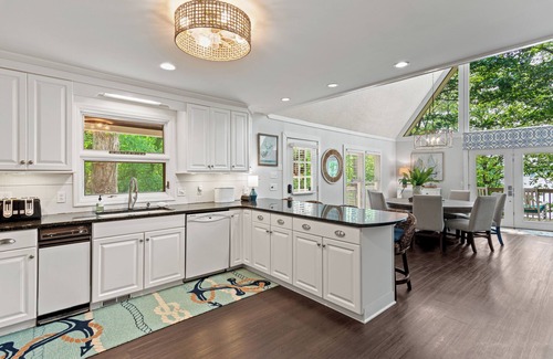 Dawsonville Casa | Lake Lanier Lakefront, Private Dock, Quiet Cove