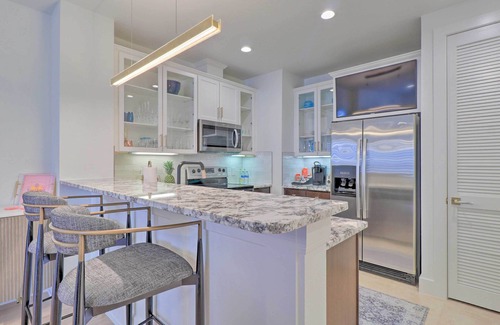 Horseshoe Bay Condominio | Lake LBJ Condo w/ Balcony & Shared Boat Docks