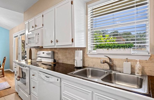 Granite Shoals Casa | Lake LBJ Pet Friendly Home with Hot tub, Firepit, SUP