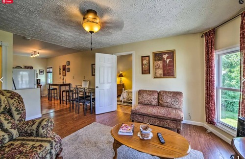 Geneva-on-the-Lake Apartamento | Lake Life 2BR in the Heart of GOTL!