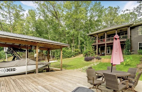 Smith Mountain Estates Casa | Frente de agua con muelle en Lake Martin