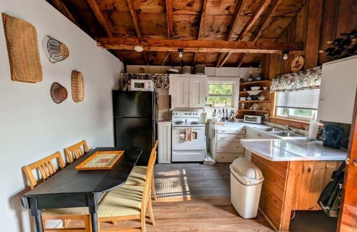 Franklin Casa | Lake Life Waterfront Cabin